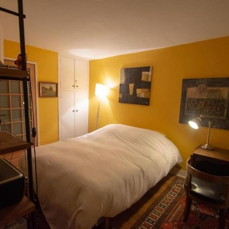 Very French Two Bedroom In The Heart Of Paris Exterior foto