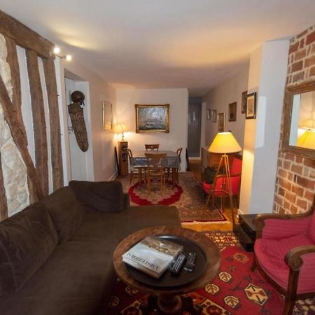 Very French Two Bedroom In The Heart Of Paris Exterior foto